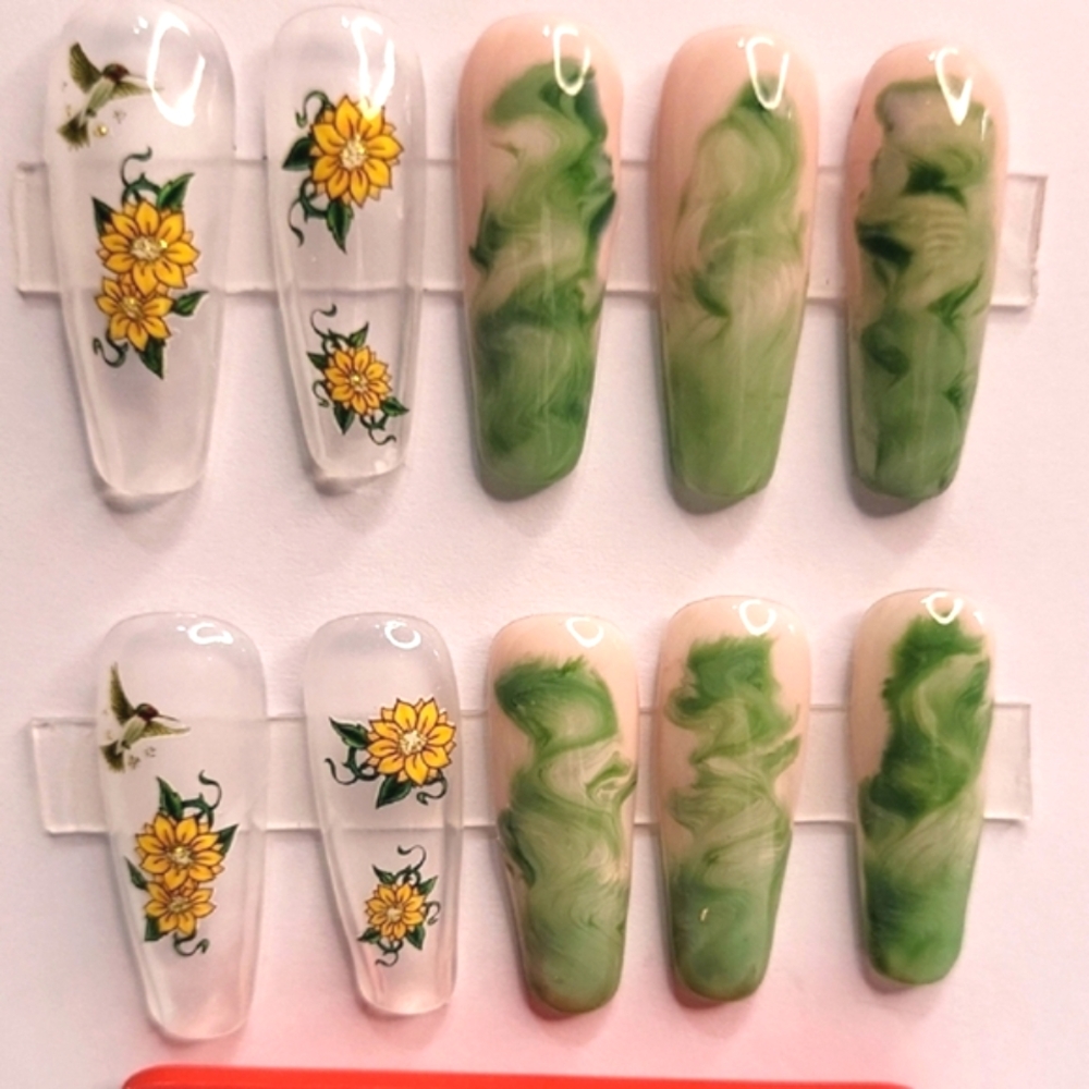 💋Press On Nails - Floral Art with  Green Marble Designs
